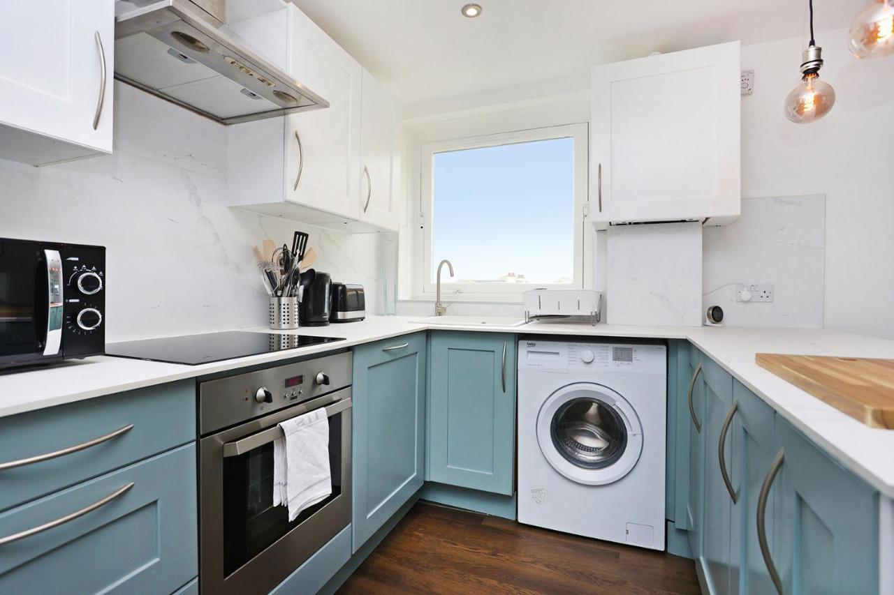 Apartment Joivy Contemporary Royal Mile With Balcony Edinburgh