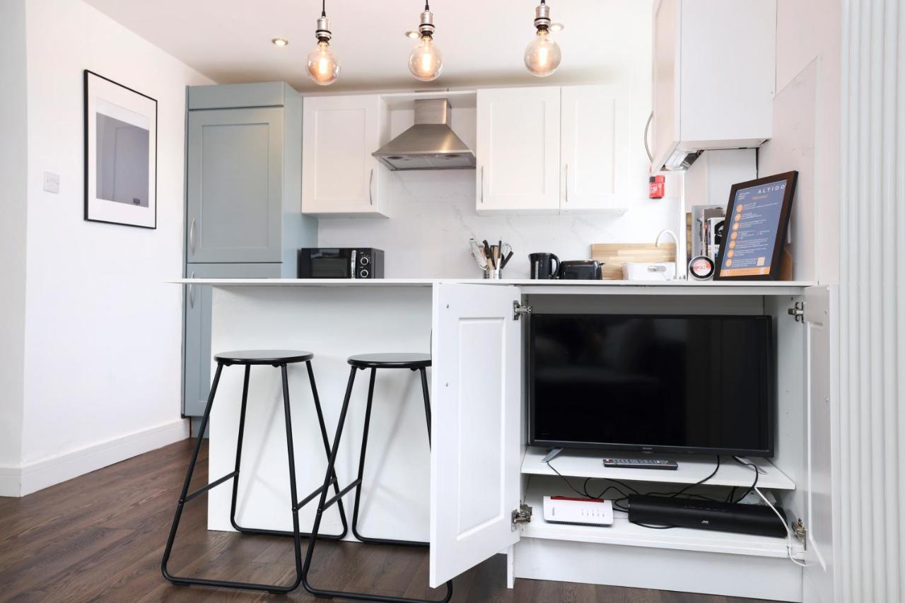 Apartment Joivy Contemporary Royal Mile With Balcony Edinburgh