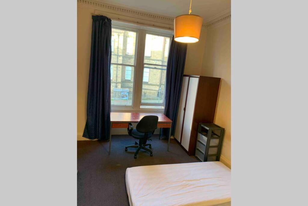 Apartment Lovely And Spacious 5 Bed Flat In Marchmont. Edinburgh