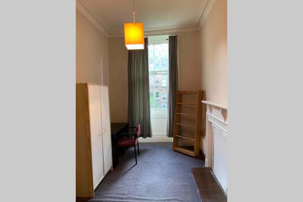 Lovely And Spacious 5 Bed Flat In Marchmont. * Edinburgh