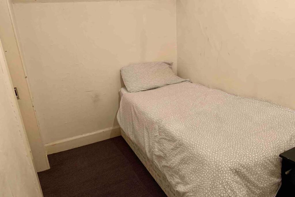 Lovely And Spacious 5 Bed Flat In Marchmont. Apartment Edinburgh