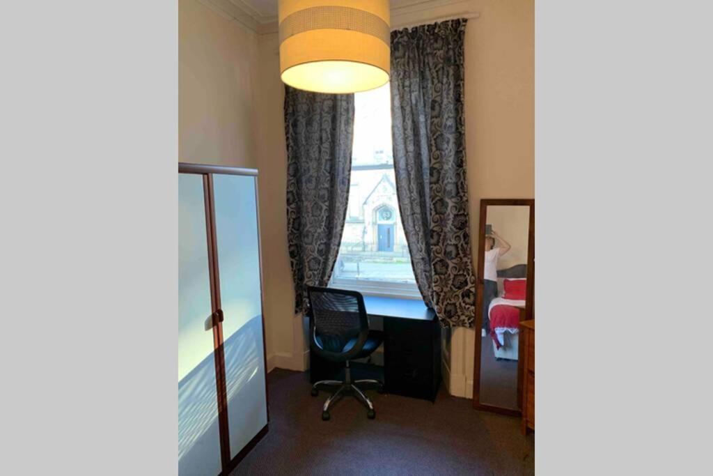 Lovely And Spacious 5 Bed Flat In Marchmont. Edinburgh