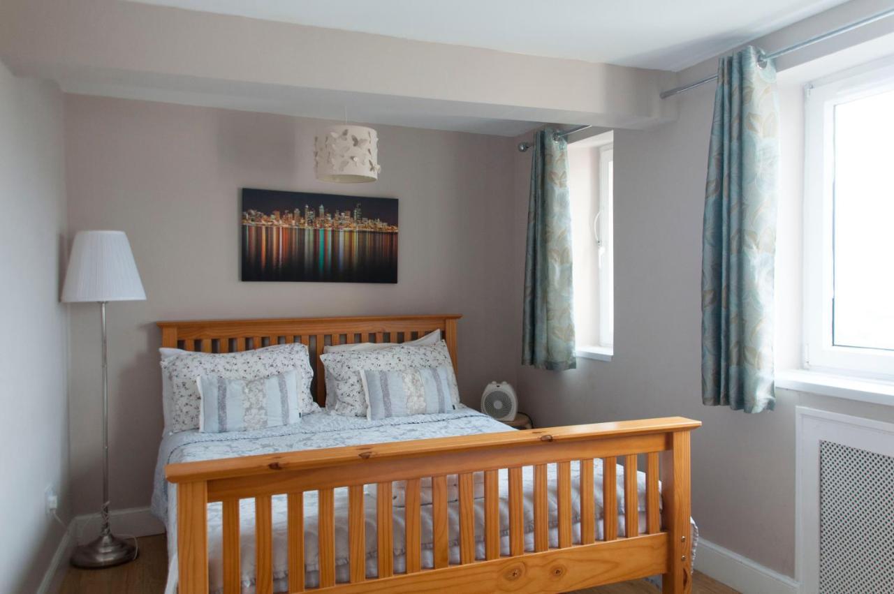 Block 2 Flat 17 Westfield Court Apartment