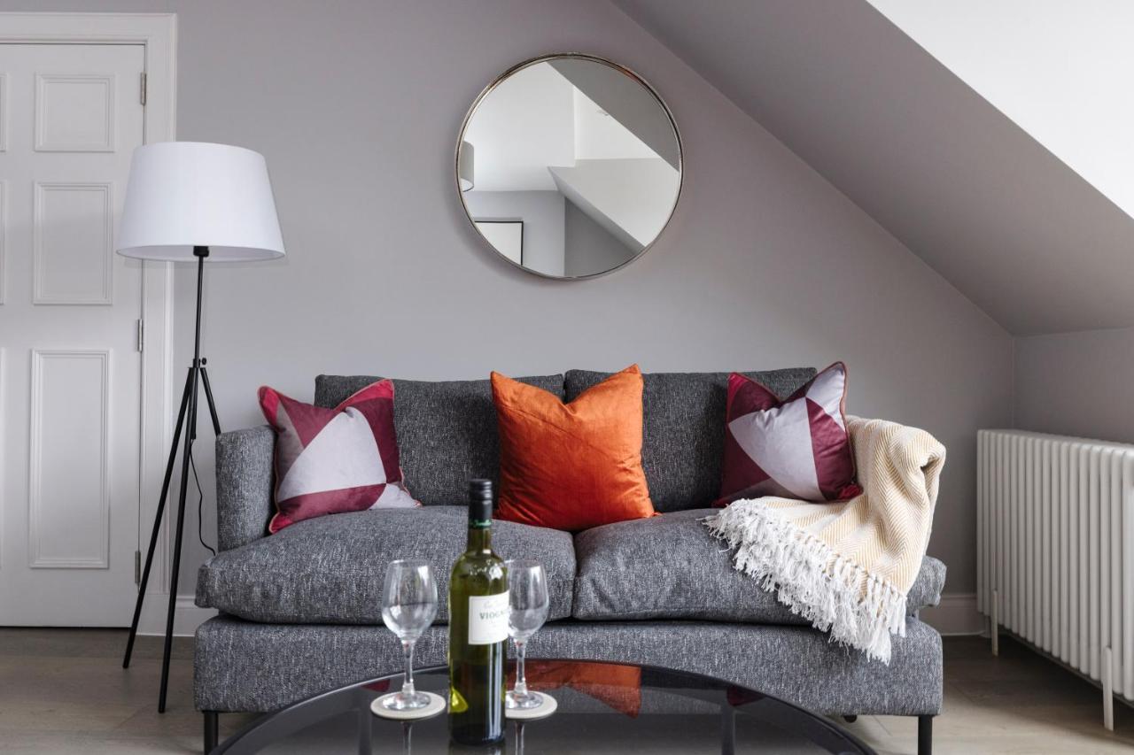 Apartment Altido Gorgeous Flat Overlooking Castle Edinburgh