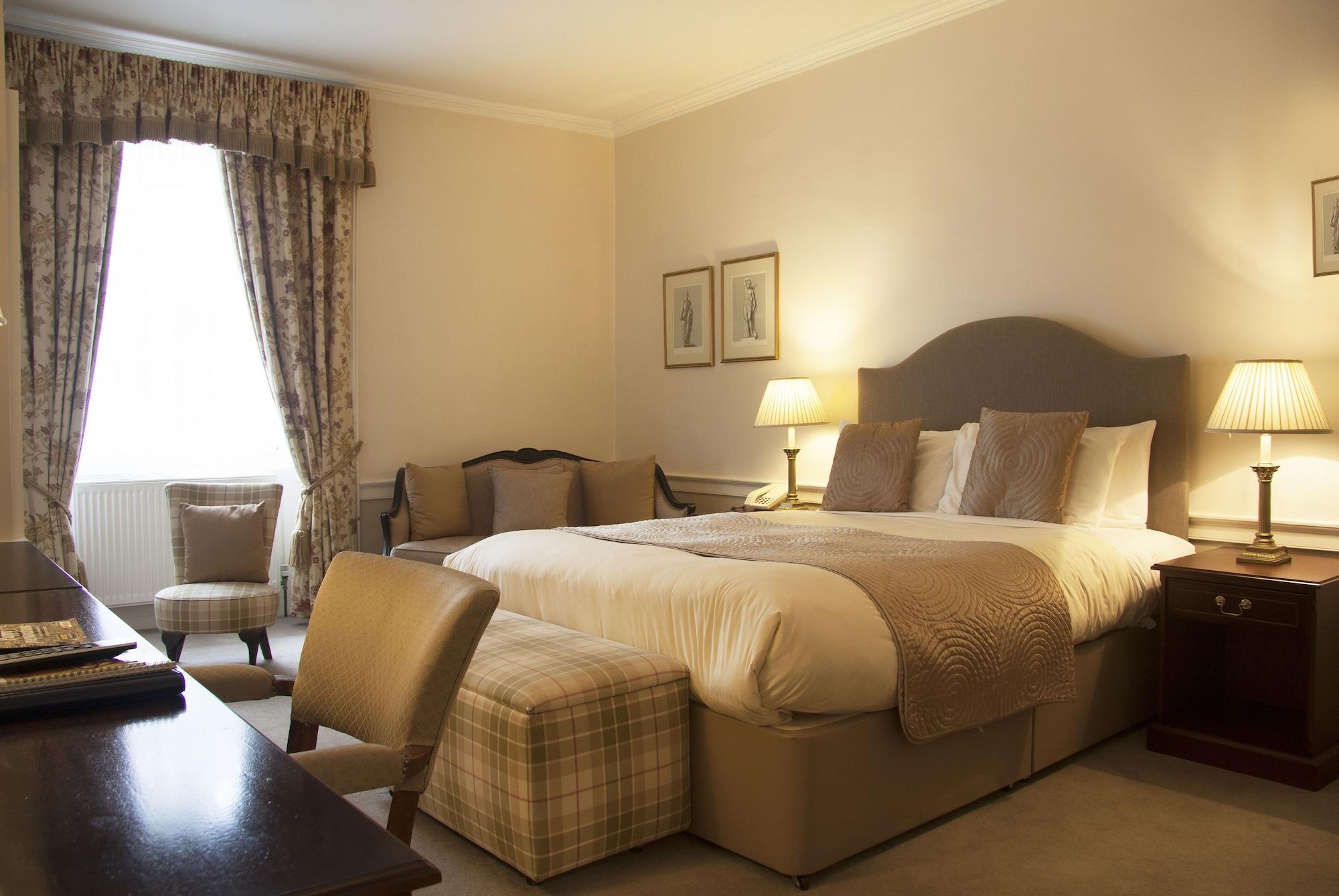Royal Scots Club Hotel