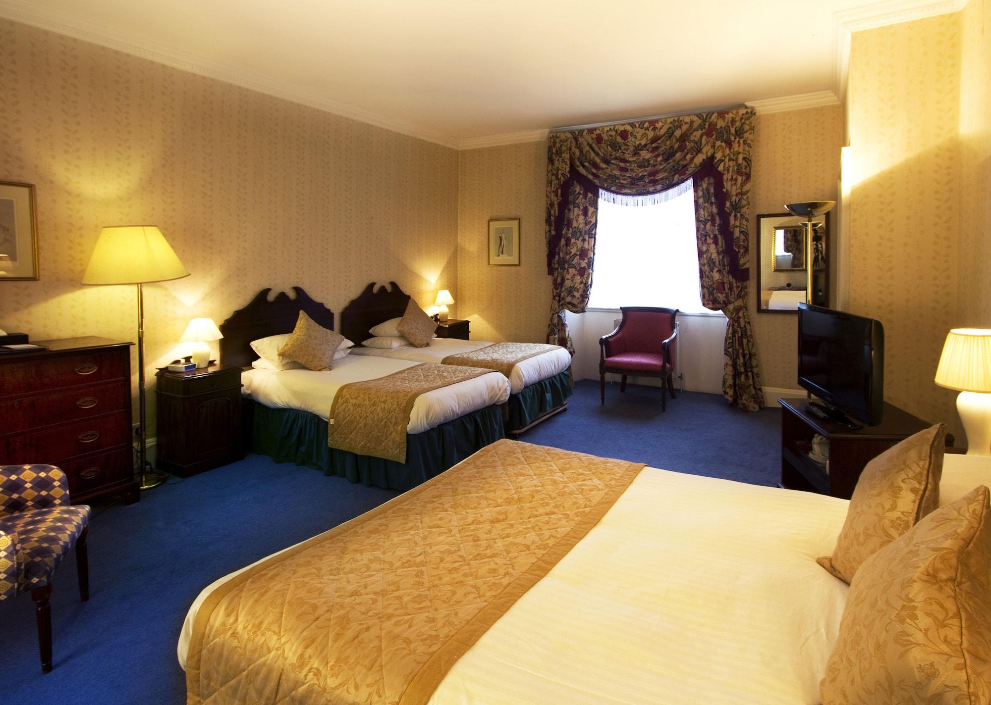 Royal Scots Club Hotel