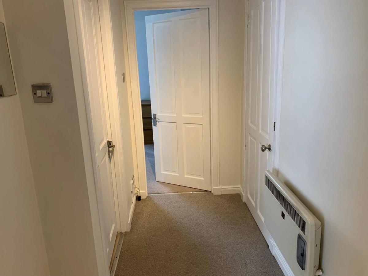 Apartment 1 Bedroom Flat With Parking Space Edinburgh