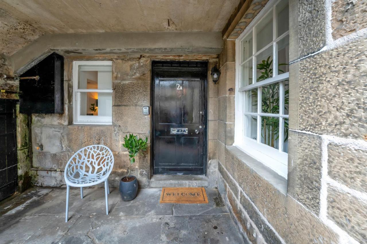 Cozy With Character Large 2 Bedroom Main Door With Garden * EDI