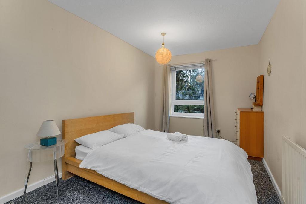Edinburgh City Centre Aishia/Sakina Apartment Apartment Edinburgh