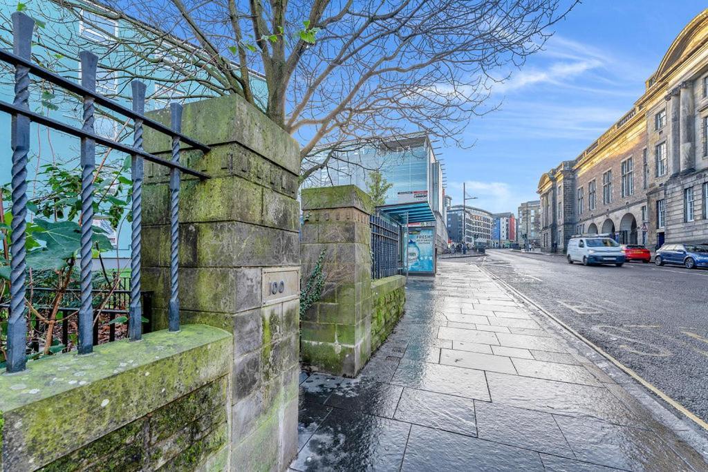 Edinburgh City Centre Aishia/Sakina Apartment Apartment Edinburgh
