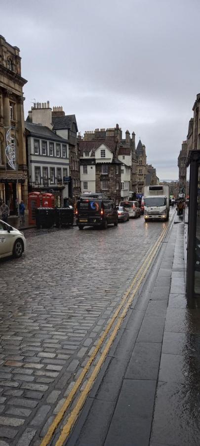 Flat Centre Of Town North Bridge Edinburgh