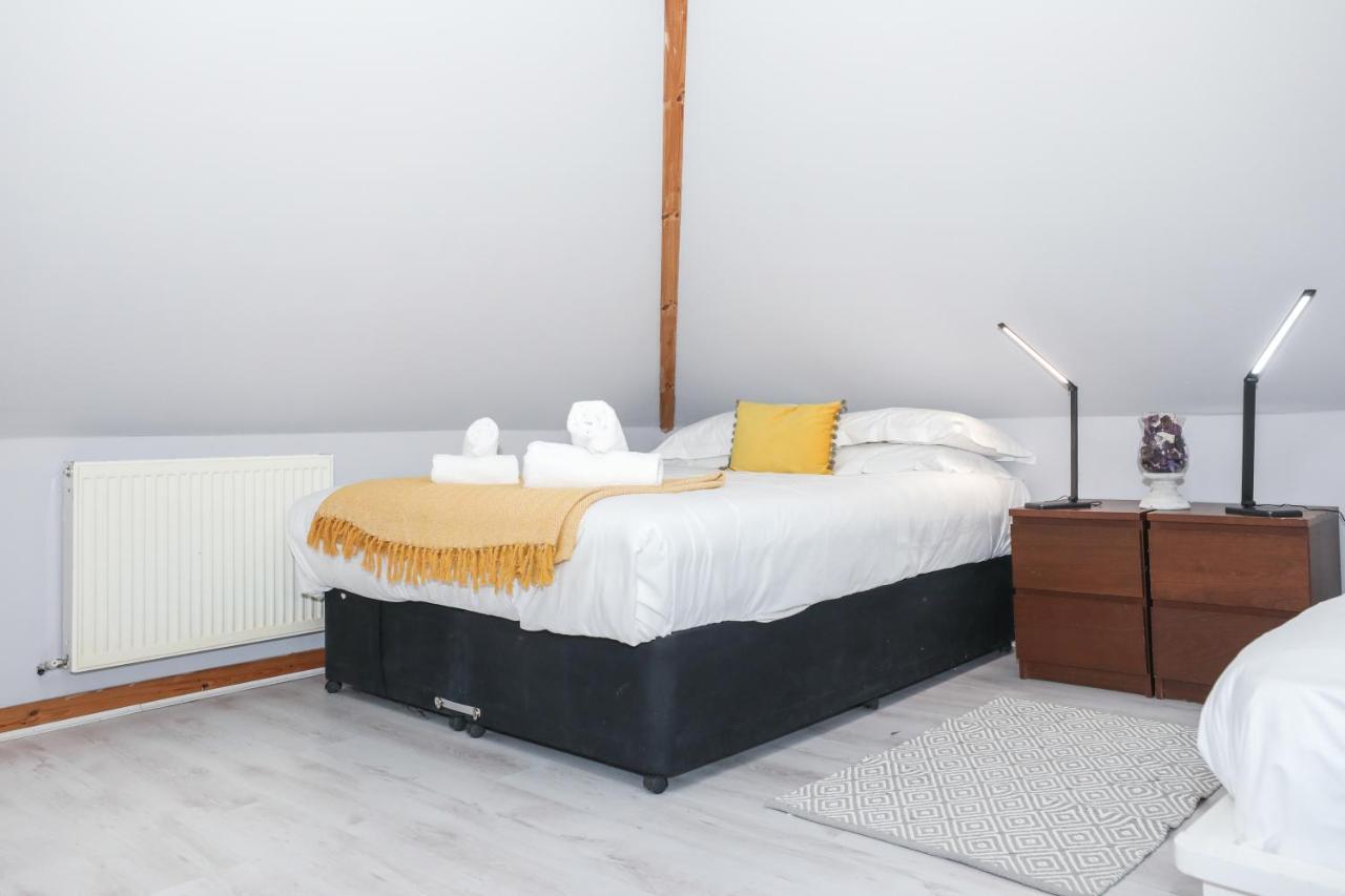 Beautiful 4 Bedroom - Ideal Location - Free Parking Edinburgh
