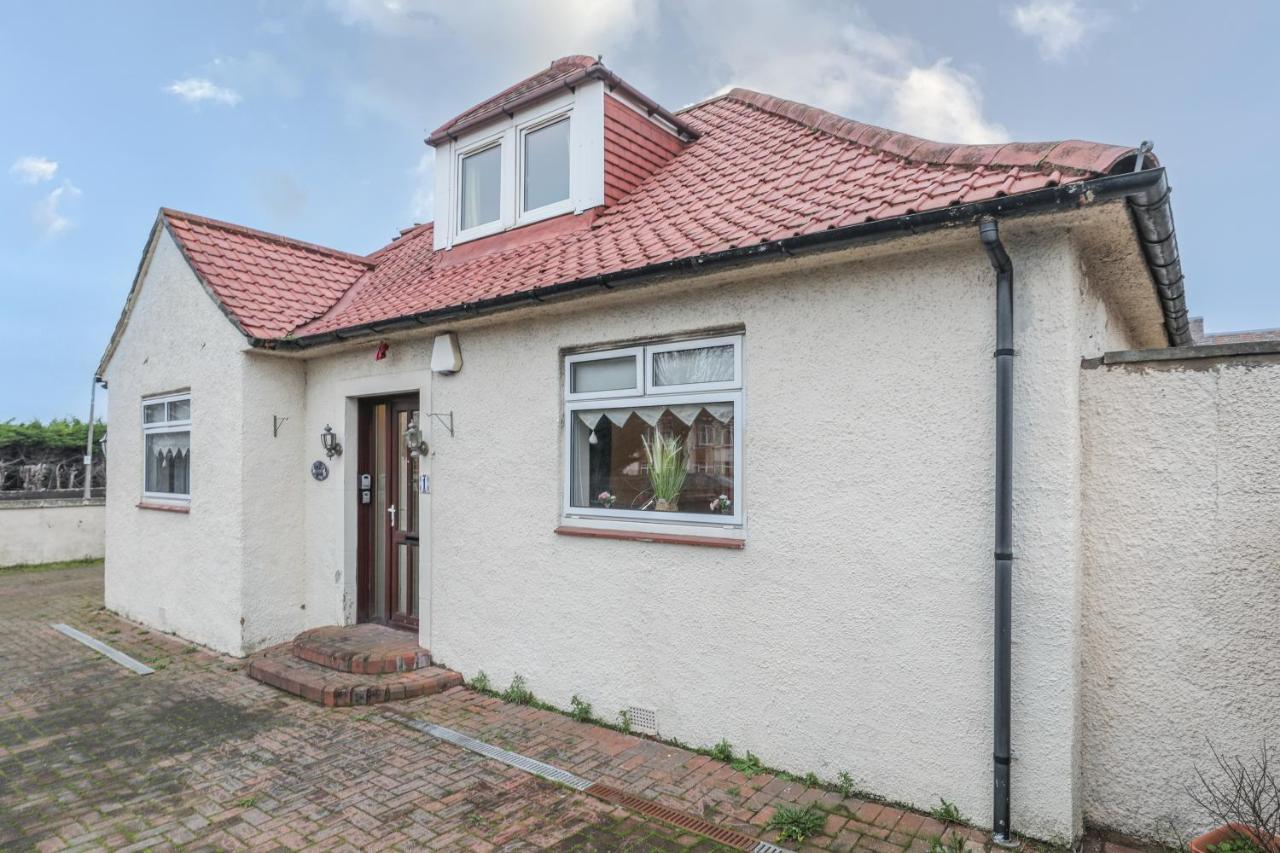 Beautiful 4 Bedroom - Ideal Location - Free Parking * Edinburgh