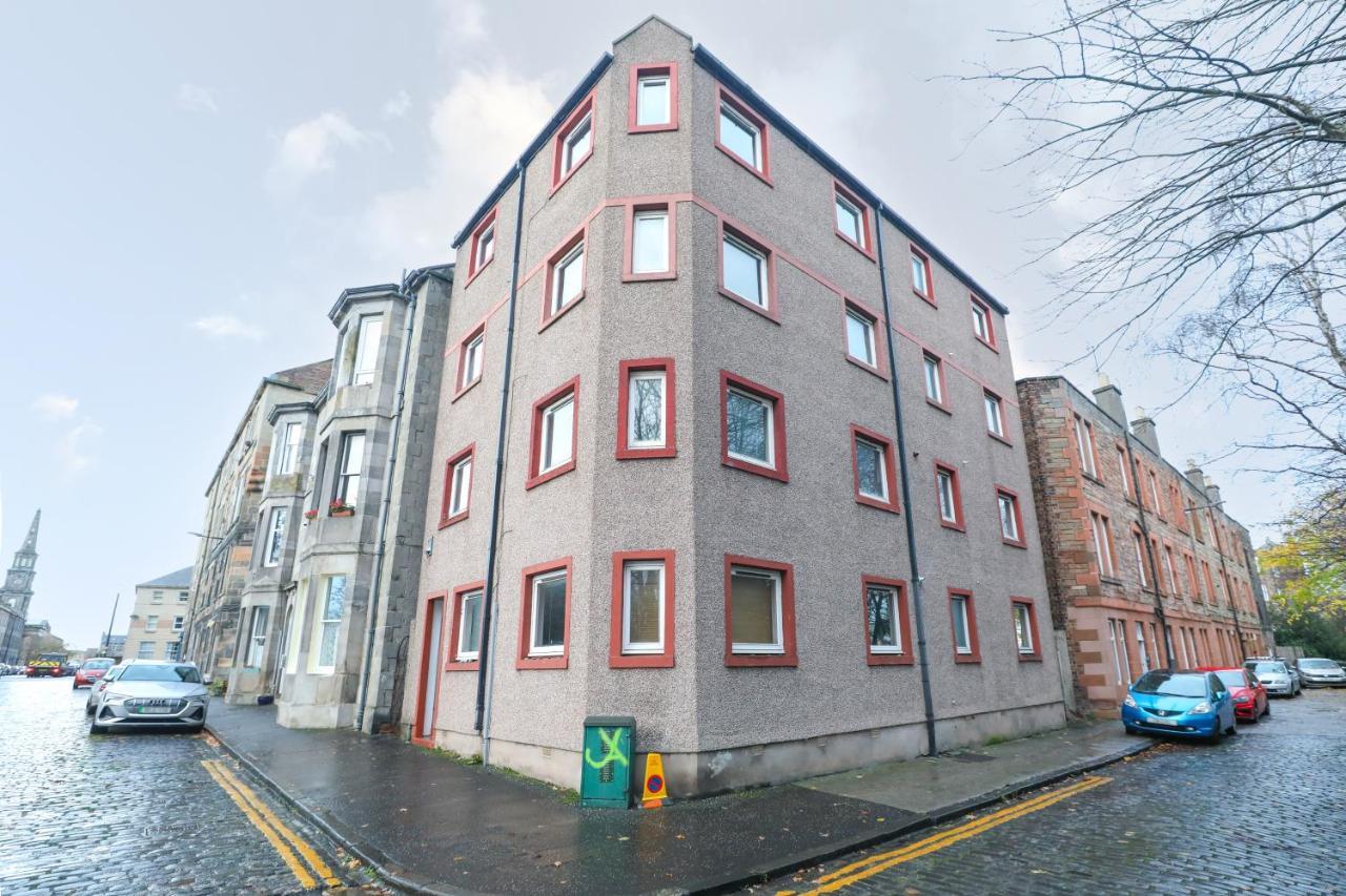 Gorgeous In Excellent Location - - Five Star Amenities Edinburgh