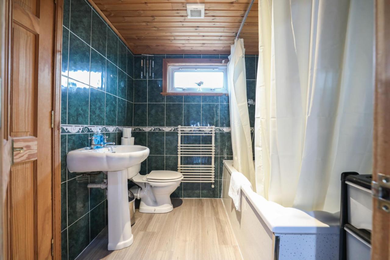 Holiday home Beautiful 4 Bedroom - Ideal Location - Free Parking Edinburgh