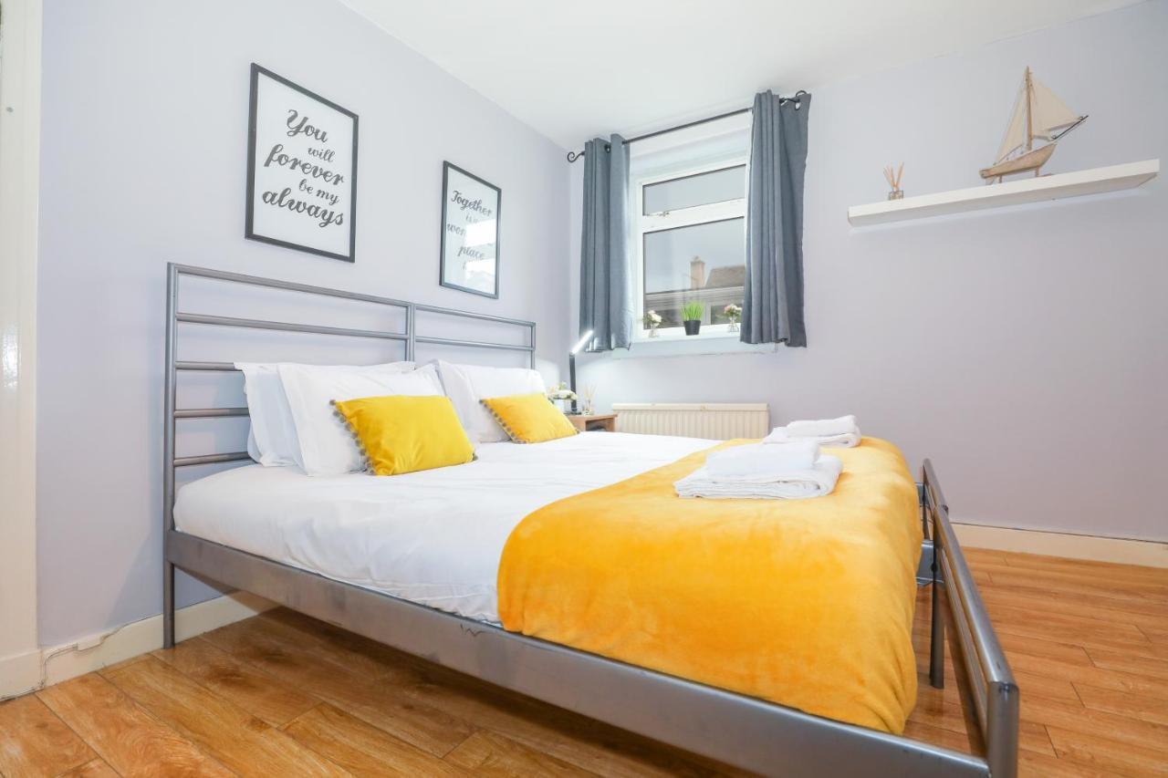 Holiday home Beautiful 4 Bedroom - Ideal Location - Free Parking Edinburgh