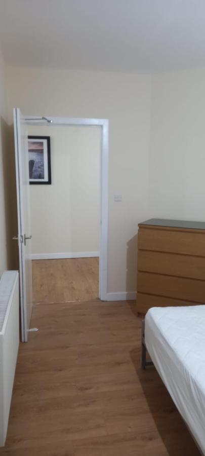 Apartment Lovely Spacious Double Beds Sleeps 8