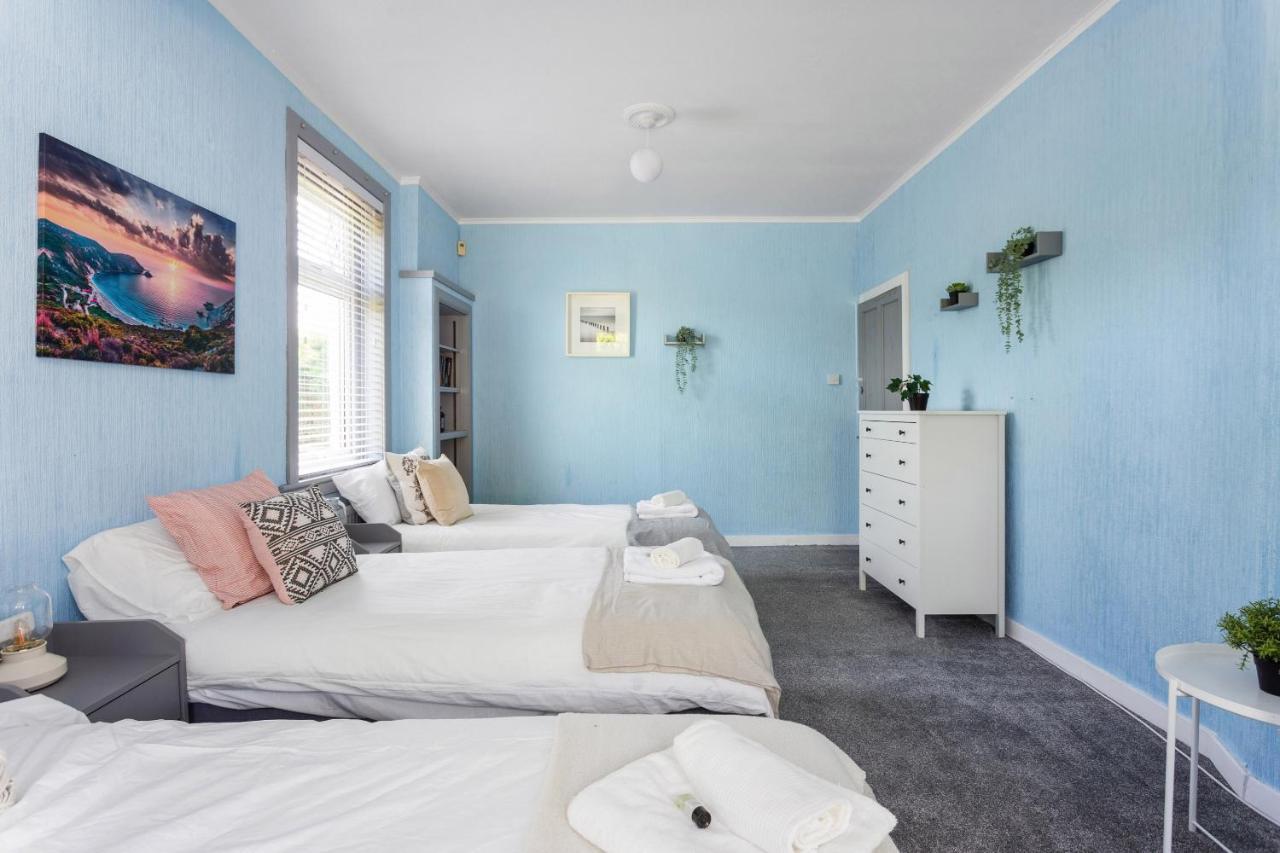 Lovely 3bed House-private Parking Edinburgh