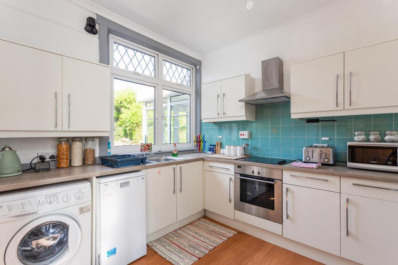 Holiday home Lovely 3bed House-private Parking Edinburgh