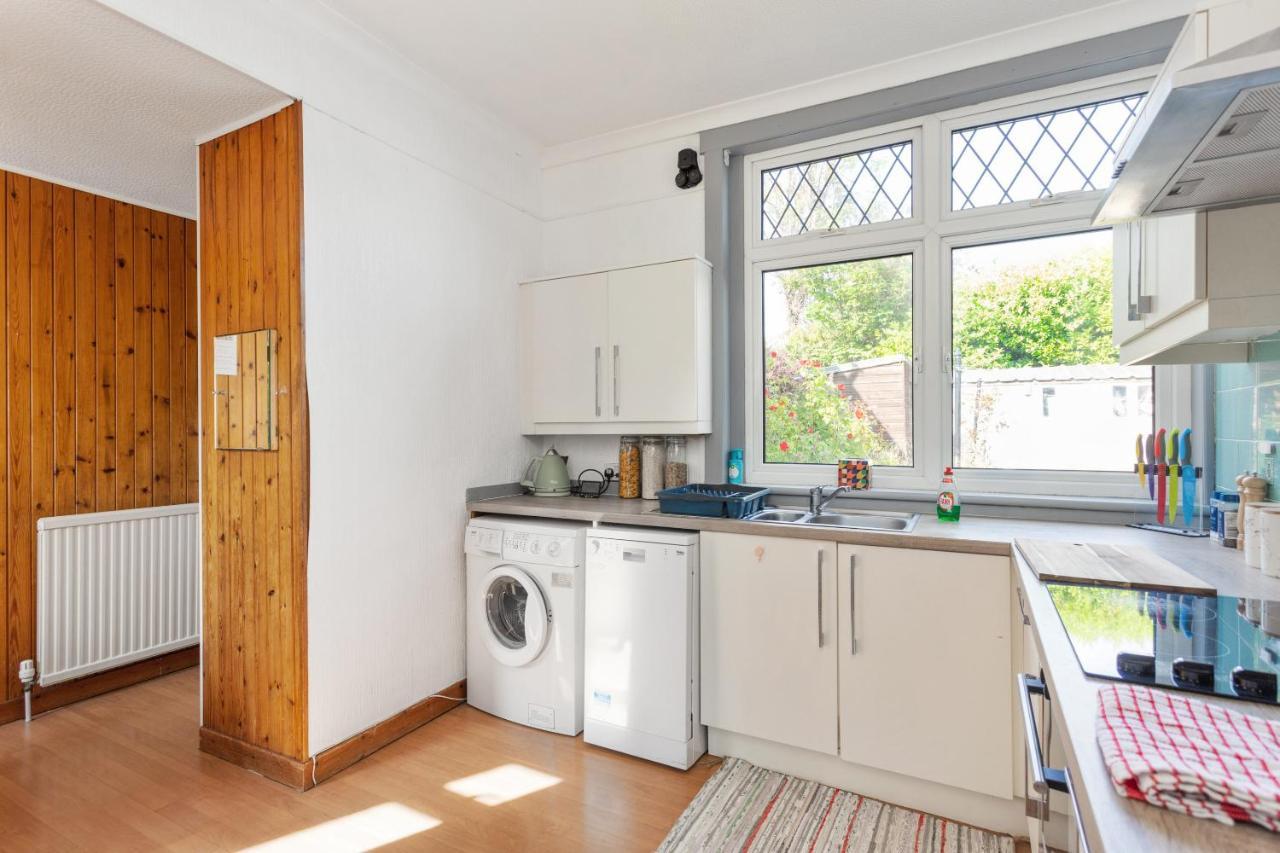 Lovely 3bed House-private Parking Edinburgh