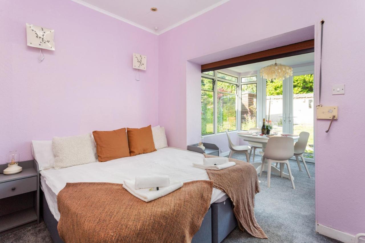 Holiday home Lovely 3bed House-private Parking Edinburgh