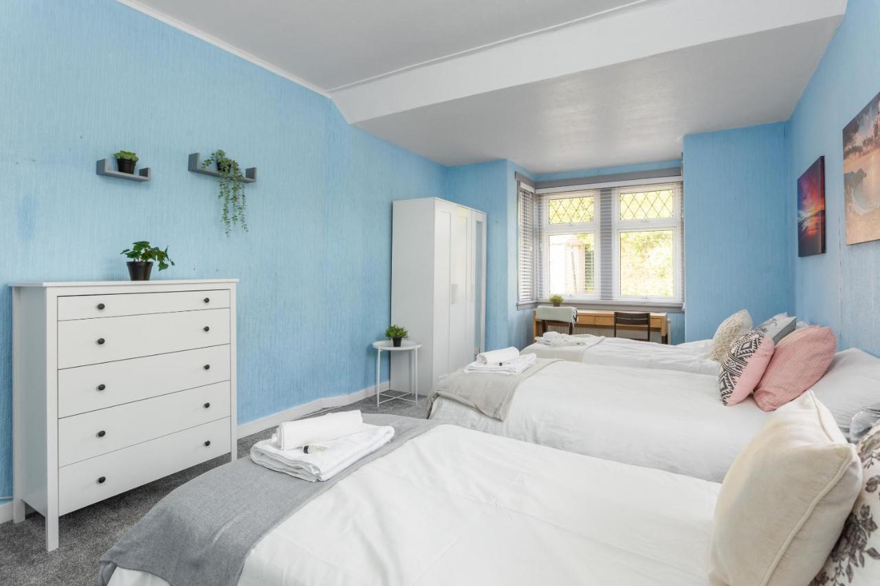 Lovely 3bed House-private Parking Holiday home