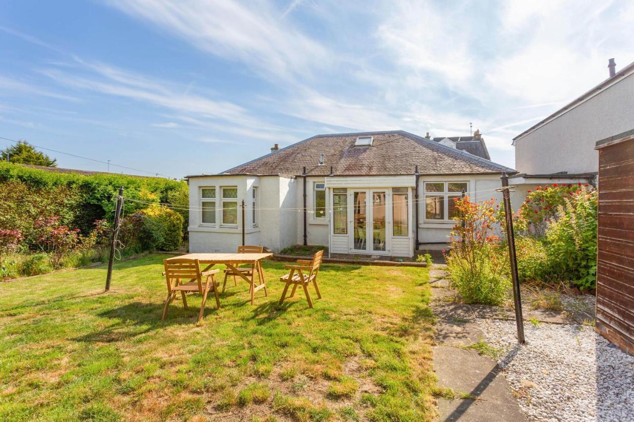 Holiday home Lovely 3bed House-private Parking Edinburgh
