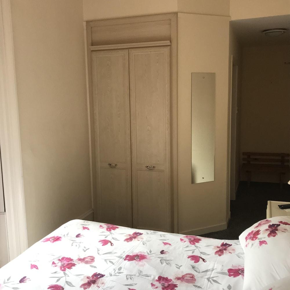 Dorstan House Guest house