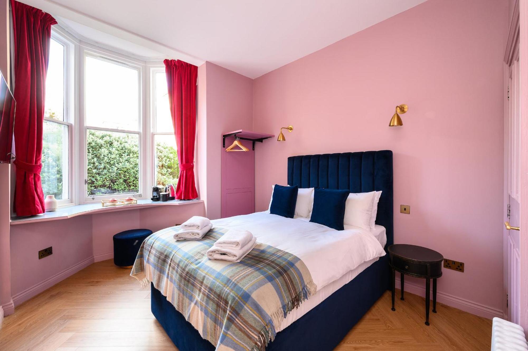 Guest house Queen Charlotte Edinburgh