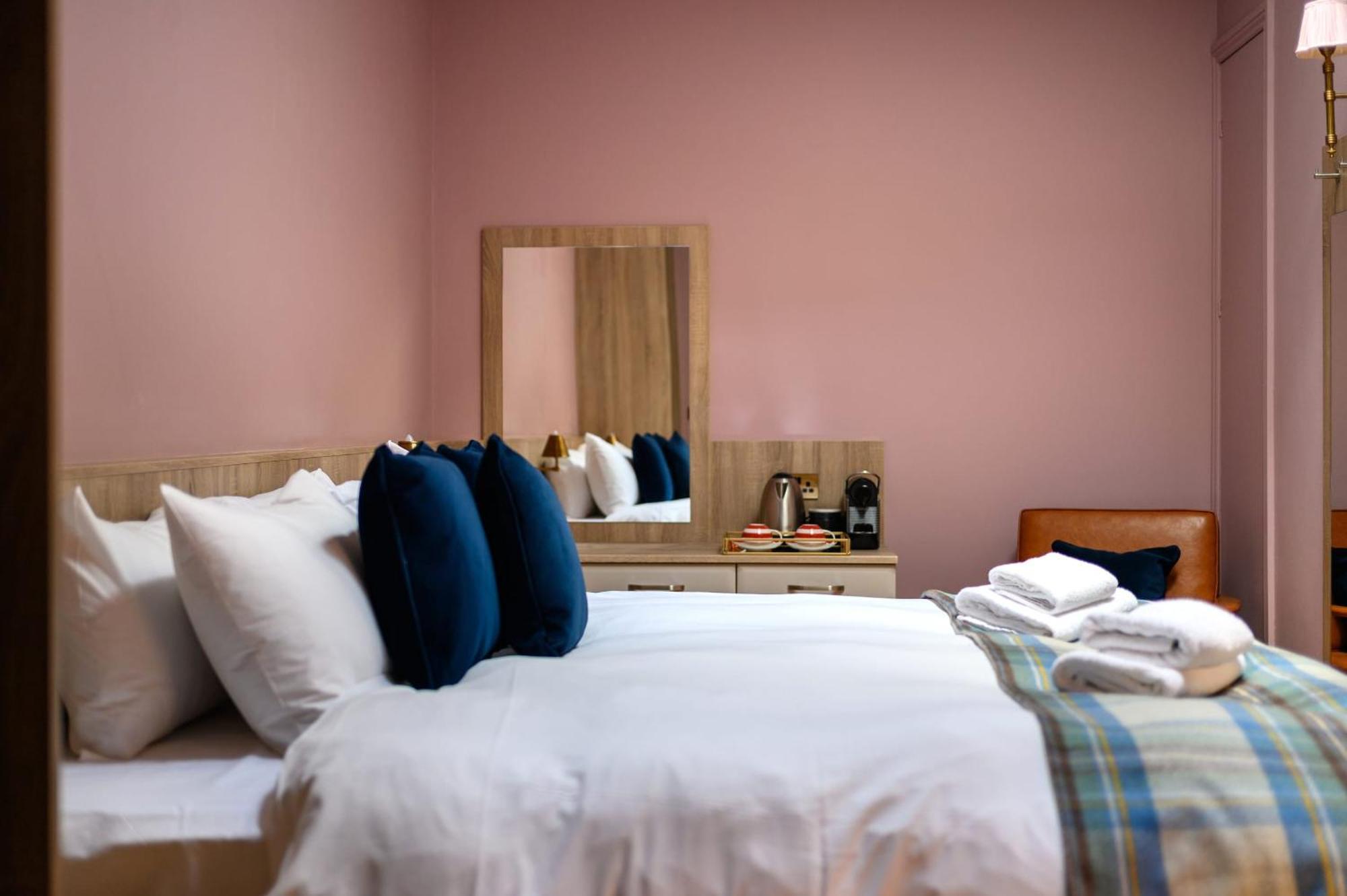 Queen Charlotte Guest house *