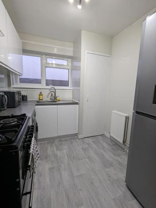 3 Bedroom Sleeps 8 Apartment EDI