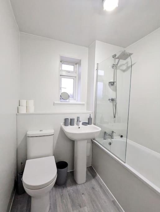 3 Bedroom Sleeps 8 * EDI