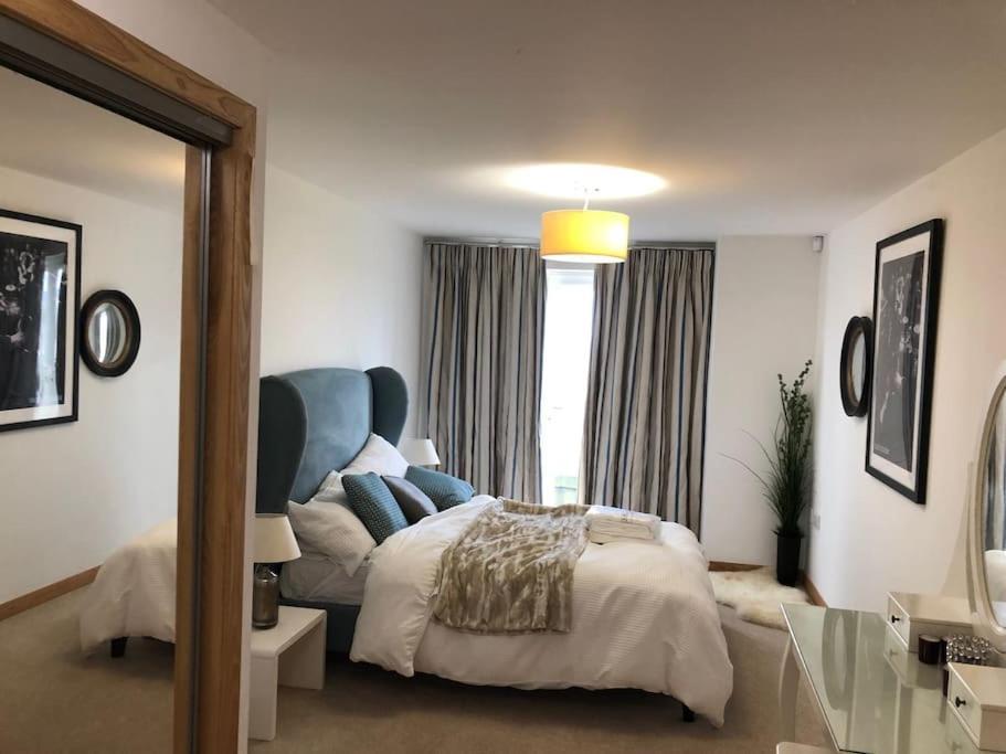 Apartment Modern Specious Three Bedroom In EDI