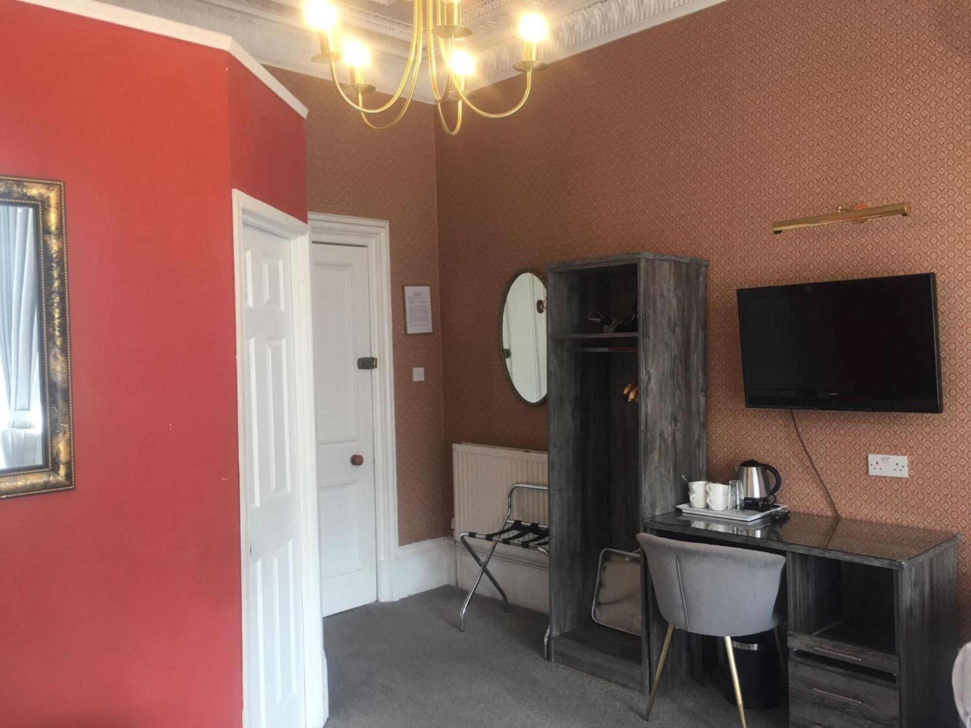 Alexander Guest house