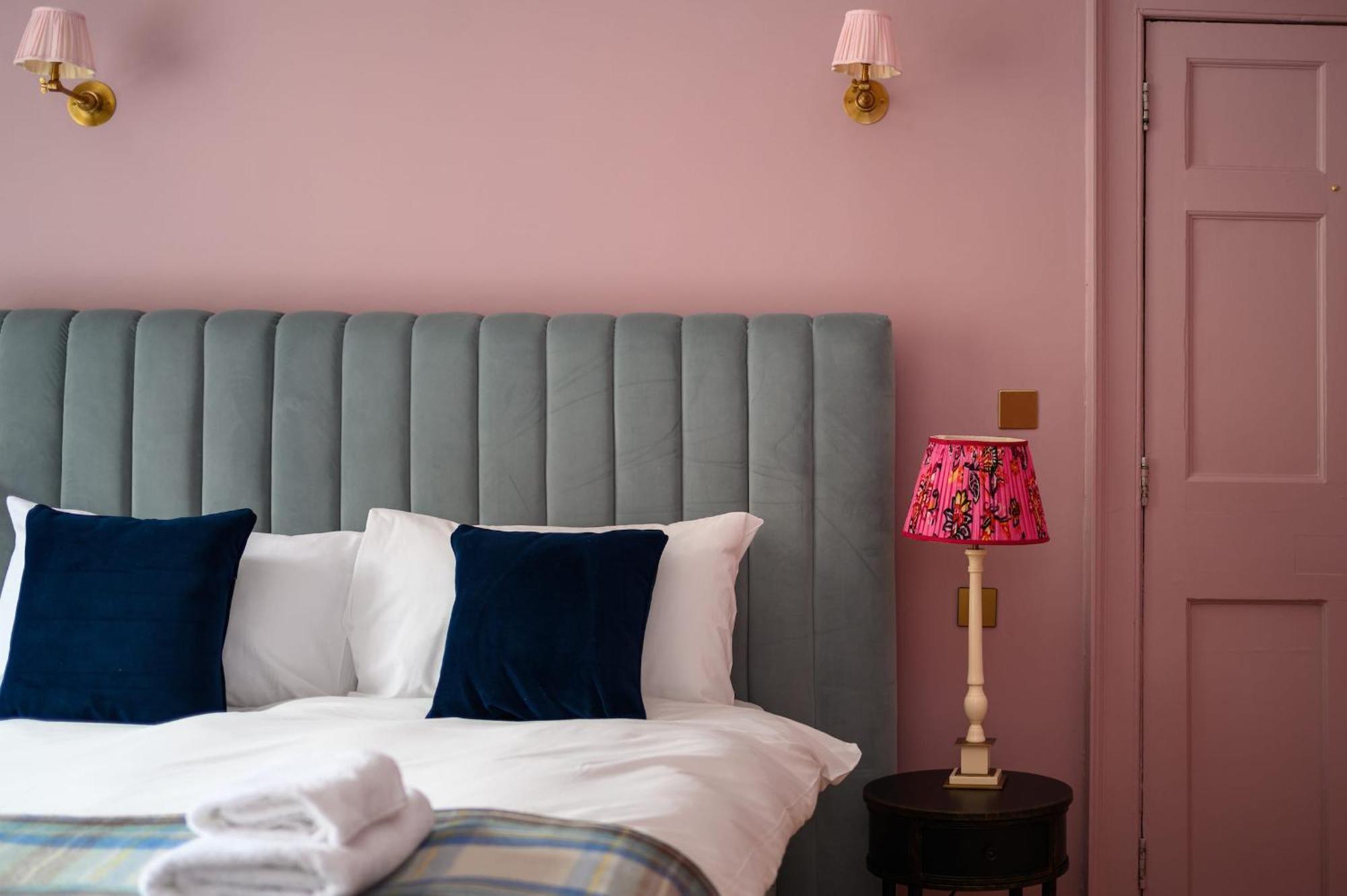 Queen Charlotte Guest house *