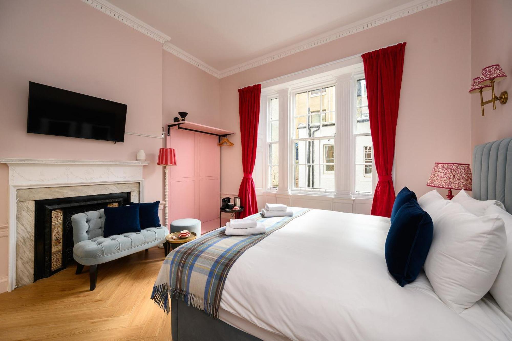 Queen Charlotte Guest house *