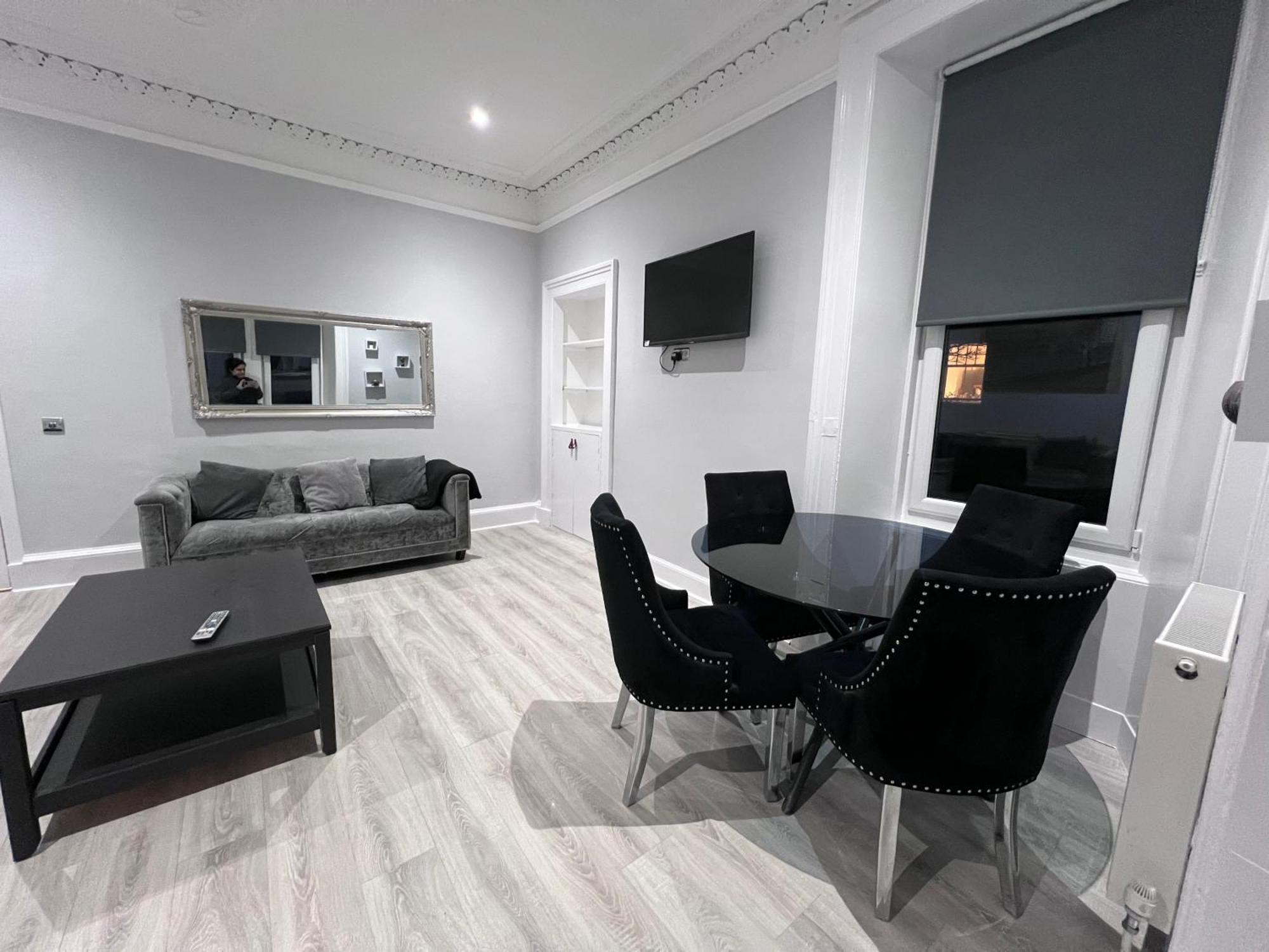 Lovely 4 Bedroom 2nd Floor Walk Up