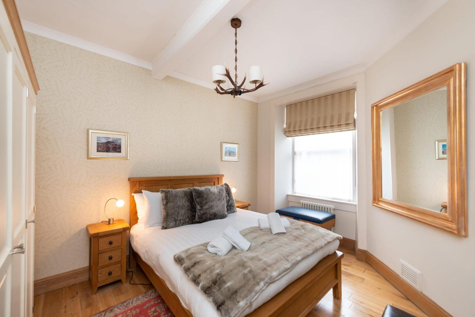 Charming Grassmarket 1 Bed Castle Pad Edinburgh