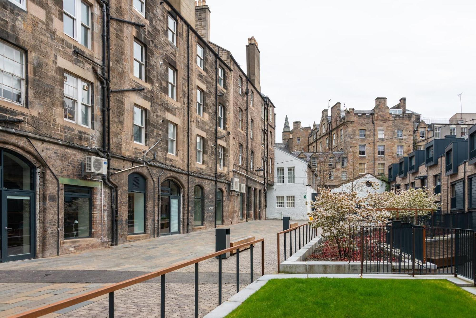 Charming Grassmarket 1 Bed Castle Pad