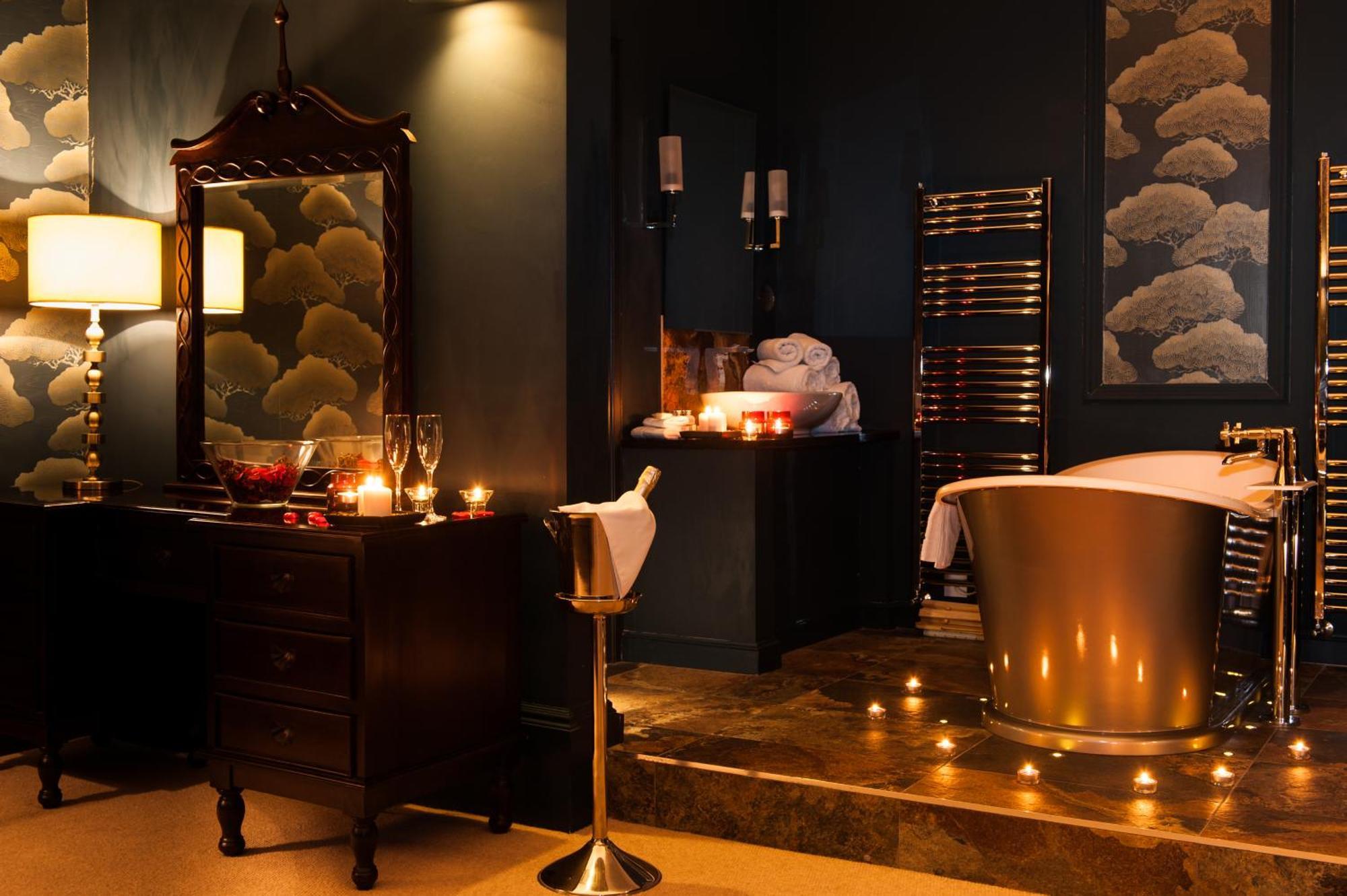 No11 Boutique & Brasserie