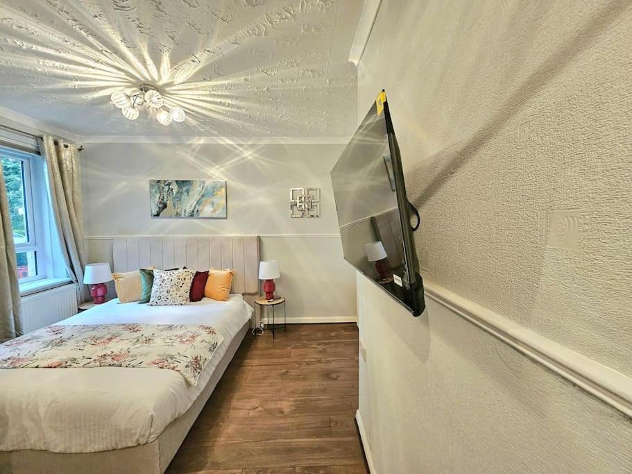 Craigietinny Road Apartment- 3 Beds Apartment