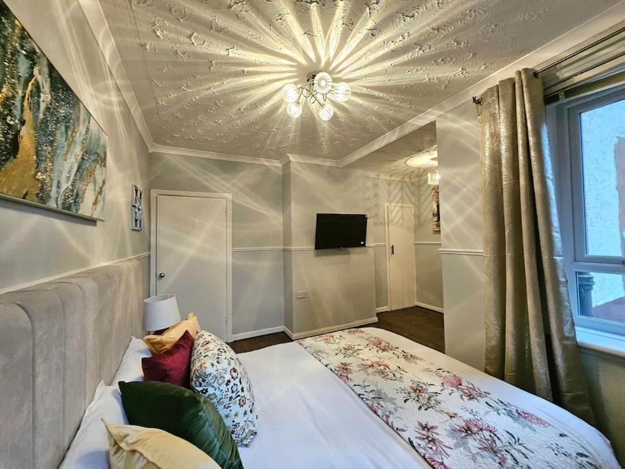 Craigietinny Road Apartment- 3 Beds *