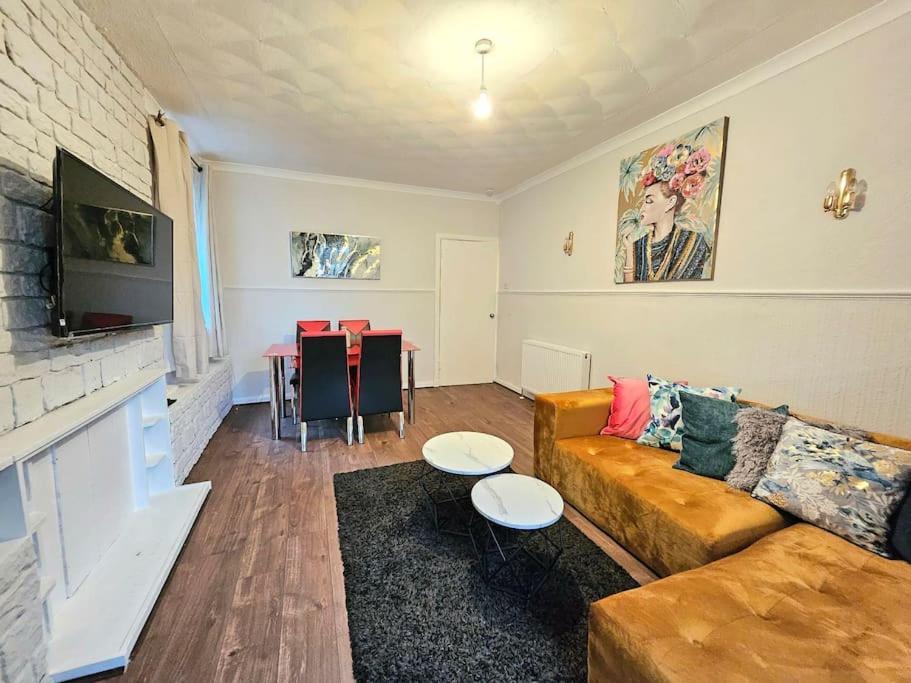 Craigietinny Road Apartment- 3 Beds * Edinburgh