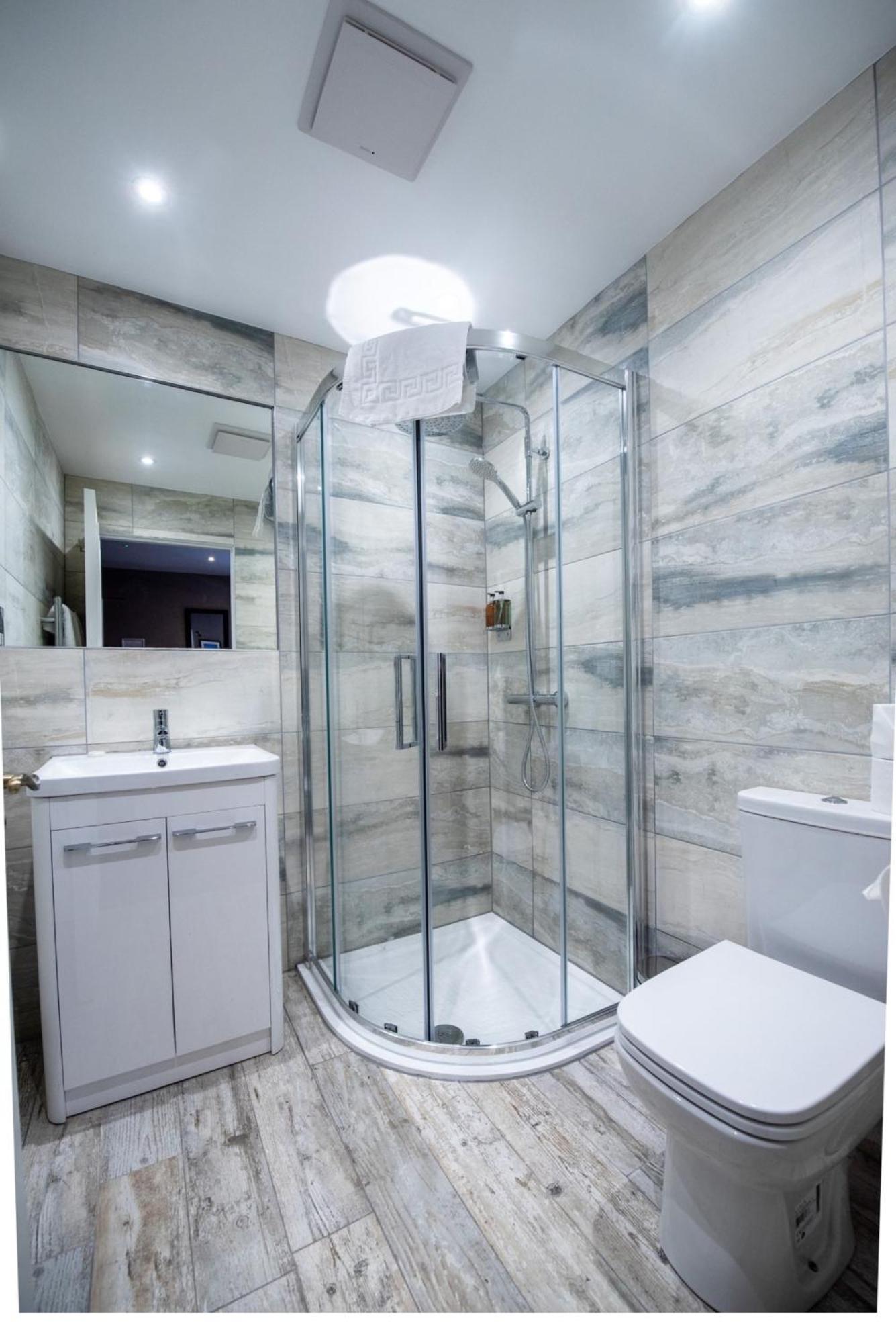 Royal Scots Club Hotel 3*