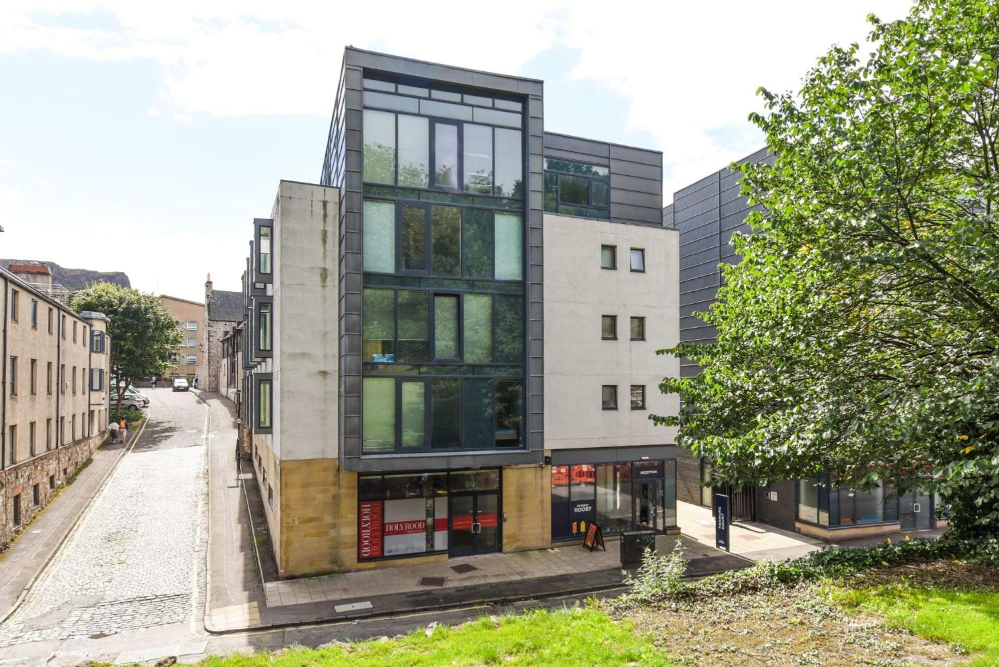 Apartment Contemporary Student-only At Panmure Court In
