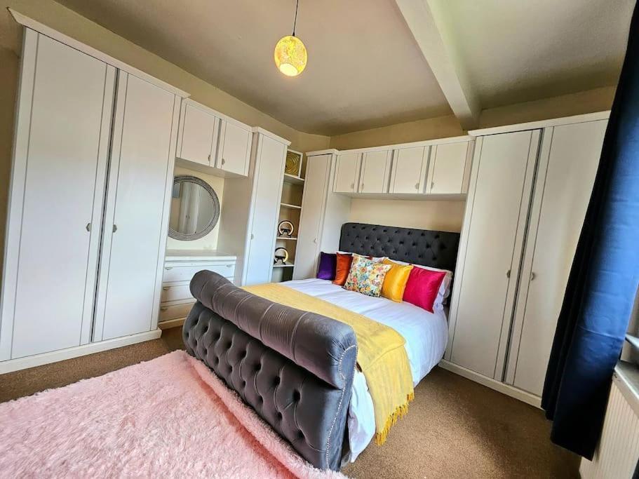 2 Bed With 4 Beds & Parking Apartment Edinburgh