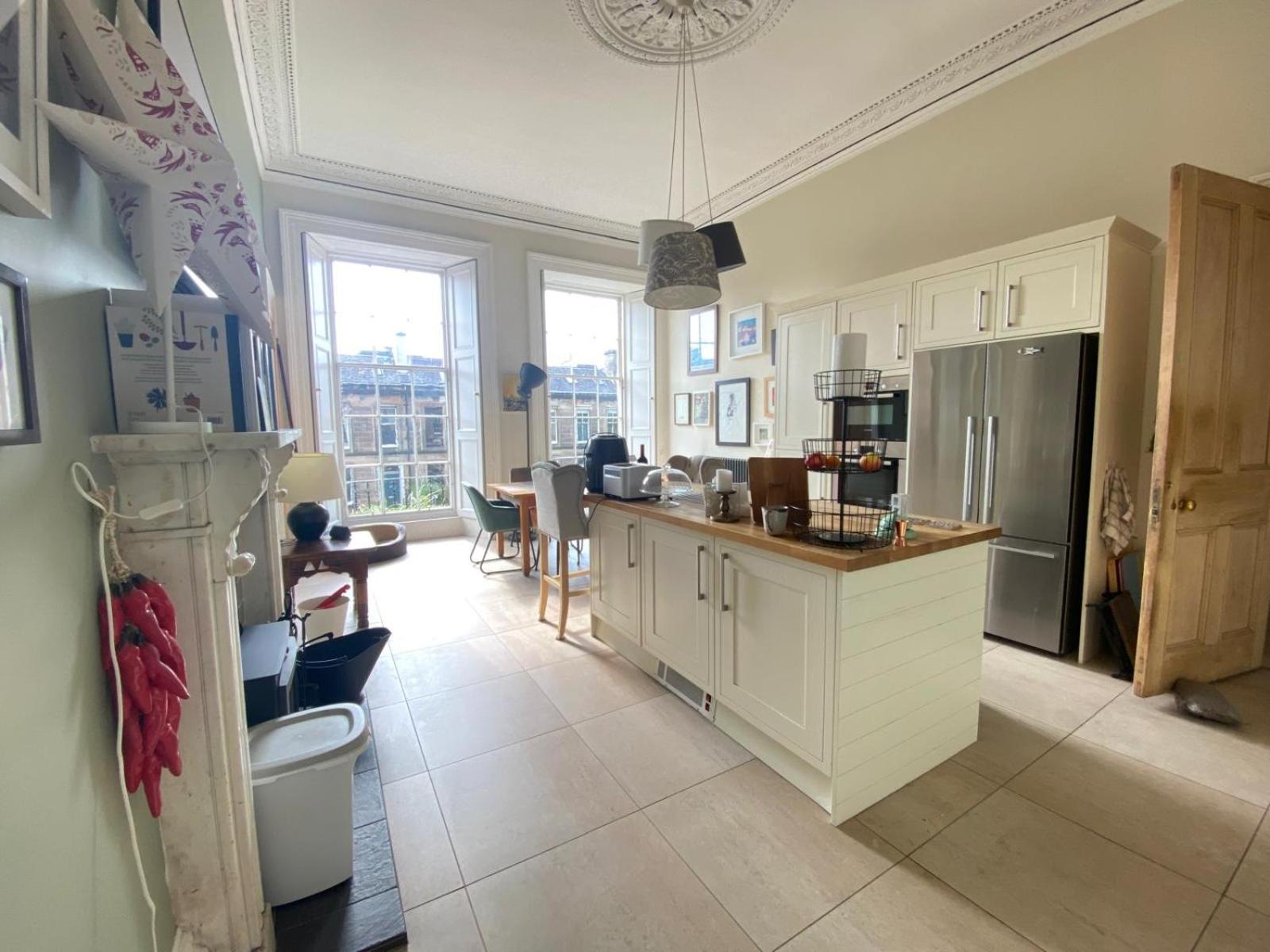 Georgian 4 Bedroom 3 Bathroom New Town Apartment Edinburgh