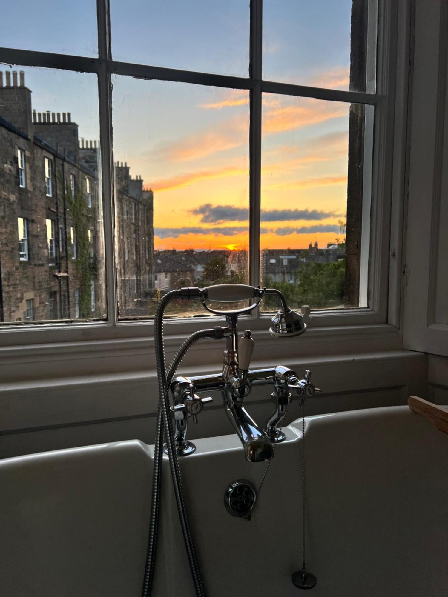 Georgian 4 Bedroom 3 Bathroom New Town Apartment