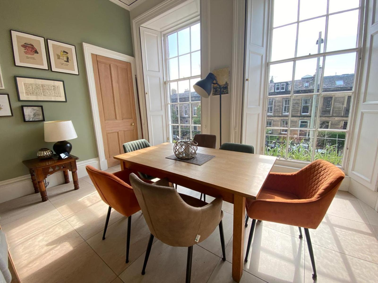 Georgian 4 Bedroom 3 Bathroom New Town Apartment Edinburgh
