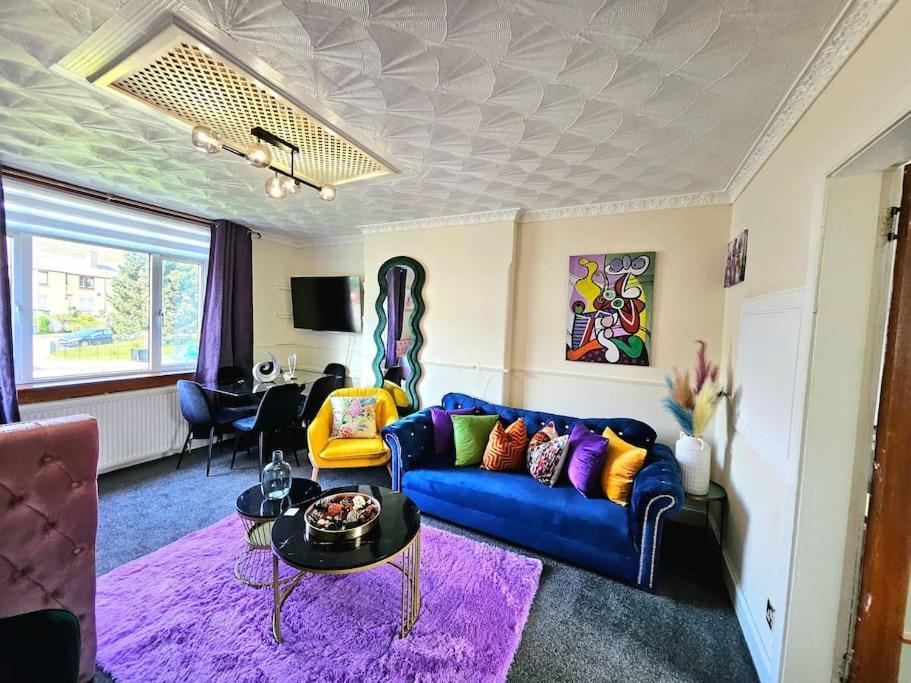 Apartment 2 Bed With 4 Beds & Parking *